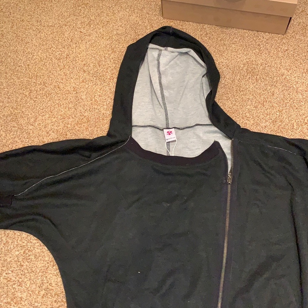 Women’s athletic top